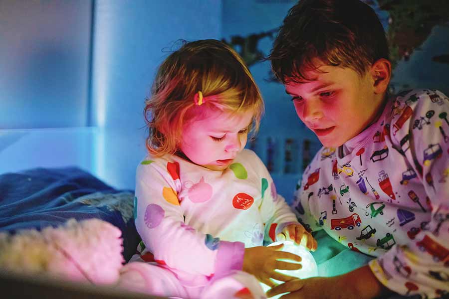 Il potere della lunghezza d’onda: gli effetti dei diversi tipi di luce sul sonno del bambino